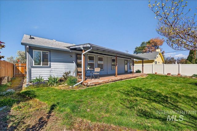 1579 E Falconrim Ct, Eagle, ID 83616