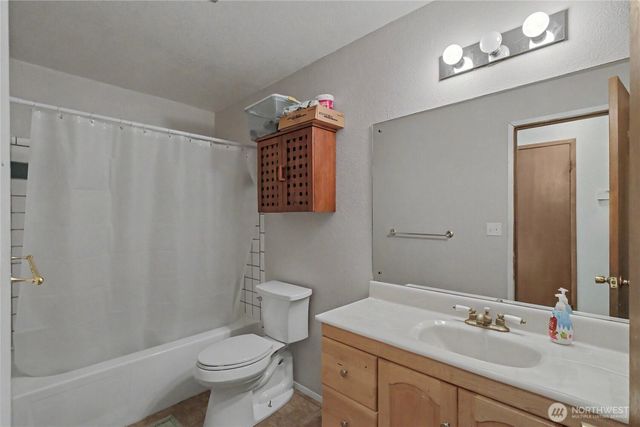 1121 Jean St SE, East Wenatchee, WA 98802