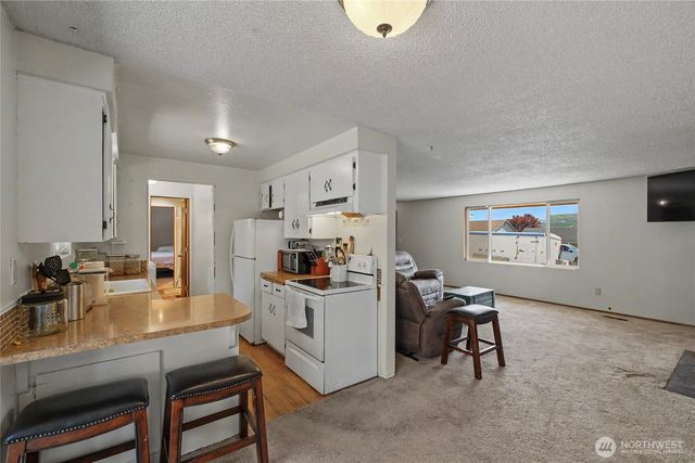 1121 Jean St SE, East Wenatchee, WA 98802