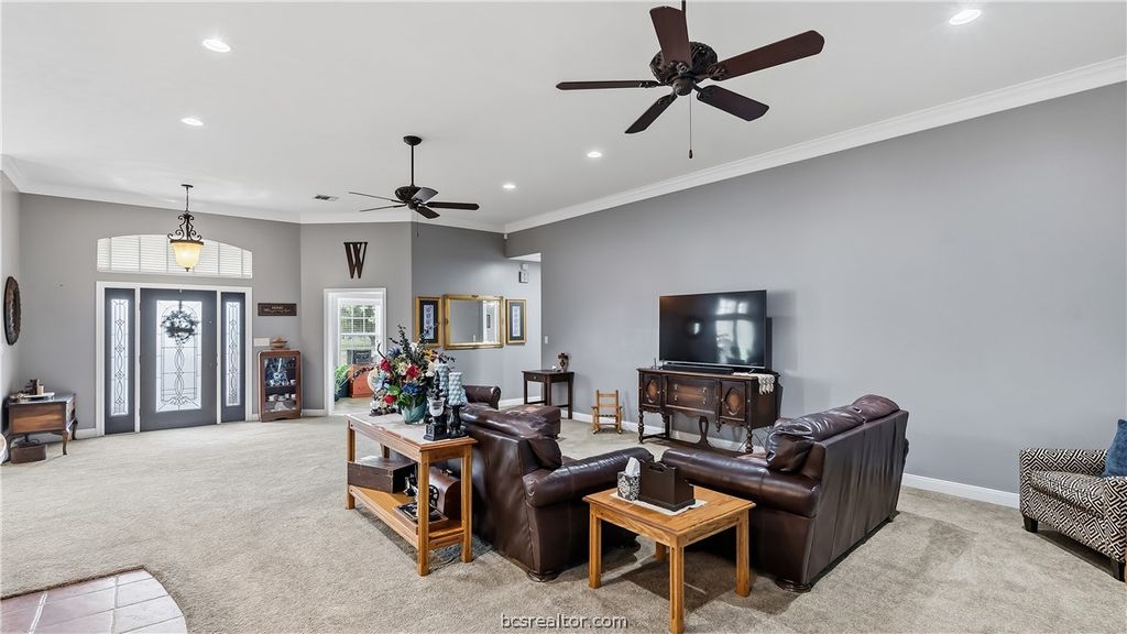 135 Apache Drive, Franklin, TX 77856 — photo 5