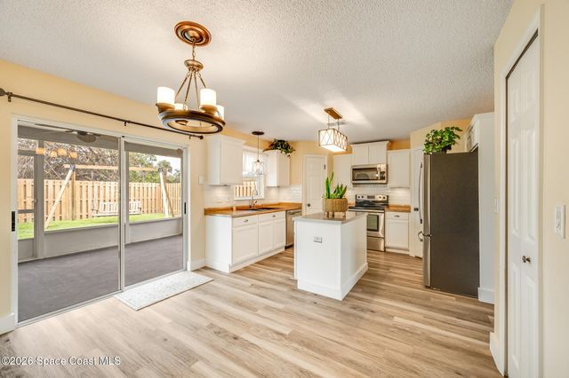 2250 Spring Creek Circle NE, Palm Bay, FL 32905