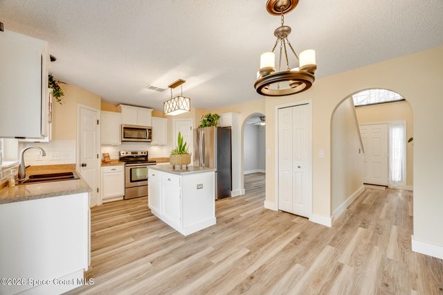 2250 Spring Creek Circle NE, Palm Bay, FL 32905