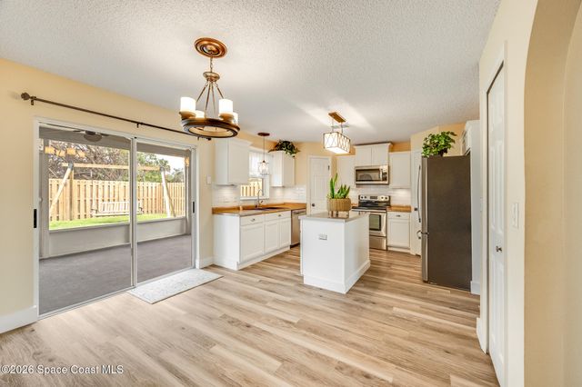 2250 Spring Creek Circle NE, Palm Bay, FL 32905