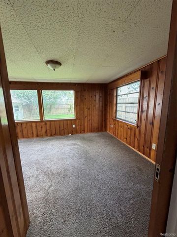 768 W MAPLEDALE Avenue, Hazel Park, MI 48030