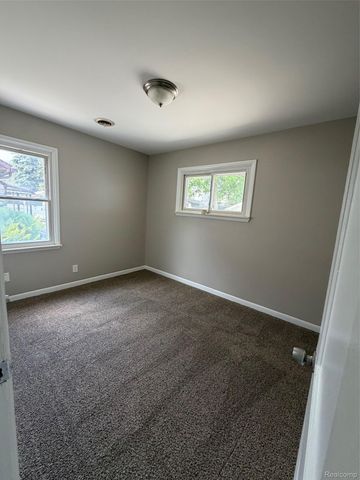 768 W MAPLEDALE Avenue, Hazel Park, MI 48030