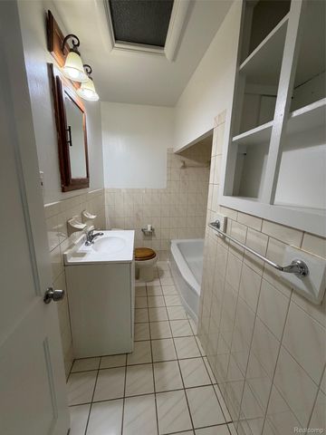 768 W MAPLEDALE Avenue, Hazel Park, MI 48030
