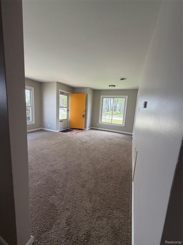 768 W MAPLEDALE Avenue, Hazel Park, MI 48030