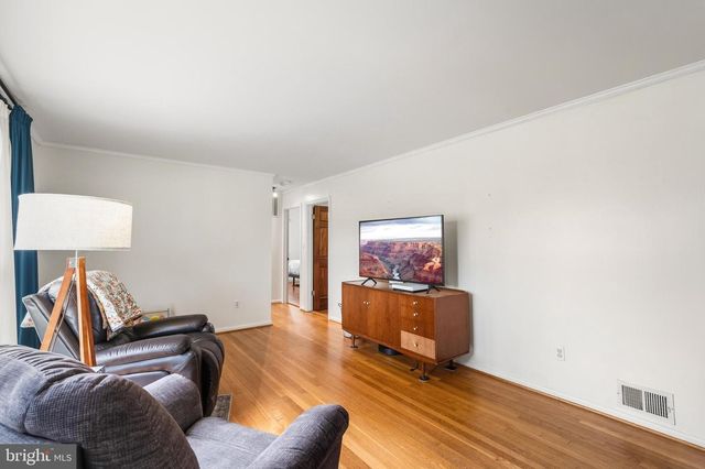 6404 FAIRBORN, Hyattsville, MD 20784