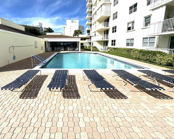 3540 S Ocean Boulevard 409, South Palm Beach, FL 33480