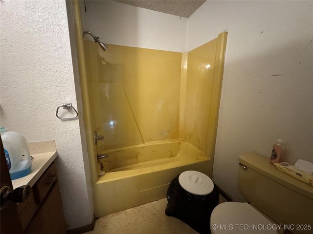 21 Park Street, Lone Grove, OK 73443