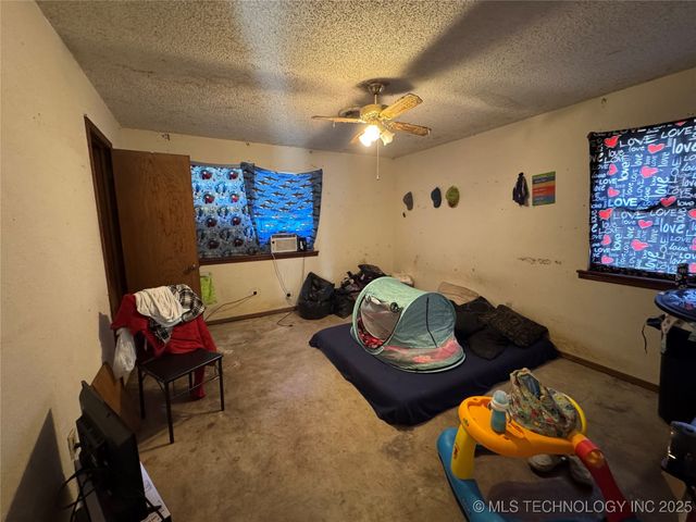 21 Park Street, Lone Grove, OK 73443