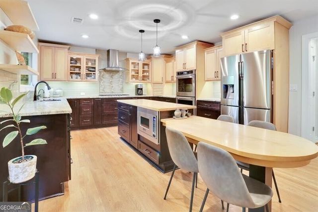 345 Clear Creek Court, Roswell, GA 30076