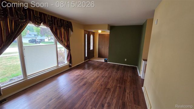 1952 S Globe Street, Westland, MI 48186