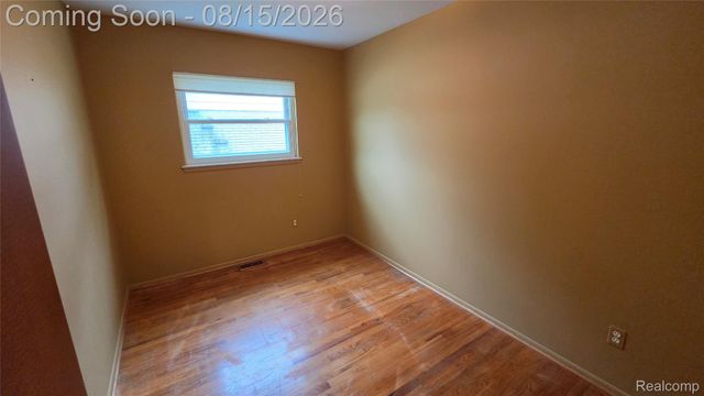 1952 S Globe Street, Westland, MI 48186
