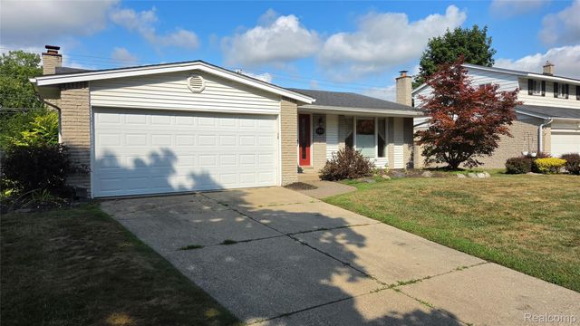 1952 S Globe Street, Westland, MI 48186