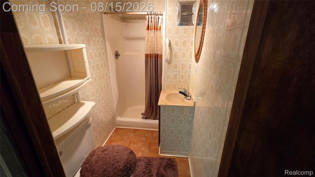 1952 S Globe Street, Westland, MI 48186