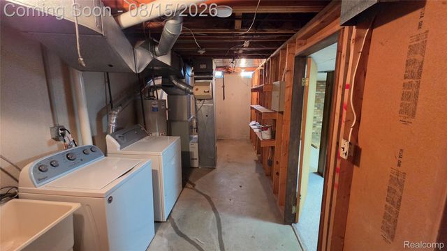 1952 S Globe Street, Westland, MI 48186