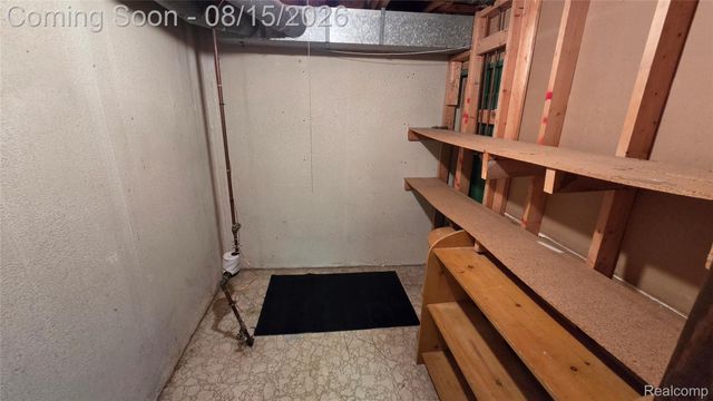 1952 S Globe Street, Westland, MI 48186