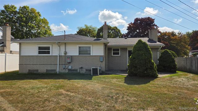 1952 S Globe Street, Westland, MI 48186