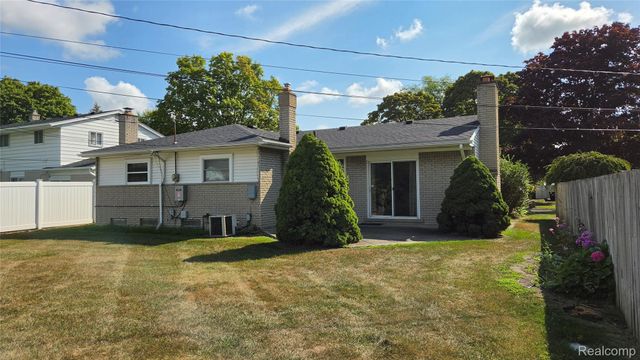 1952 S Globe Street, Westland, MI 48186