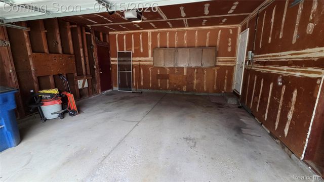 1952 S Globe Street, Westland, MI 48186