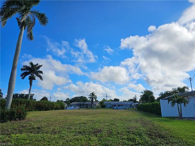 5275 Tiffany CT, Cape Coral, FL 33904