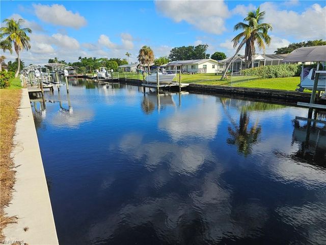 5275 Tiffany CT, Cape Coral, FL 33904