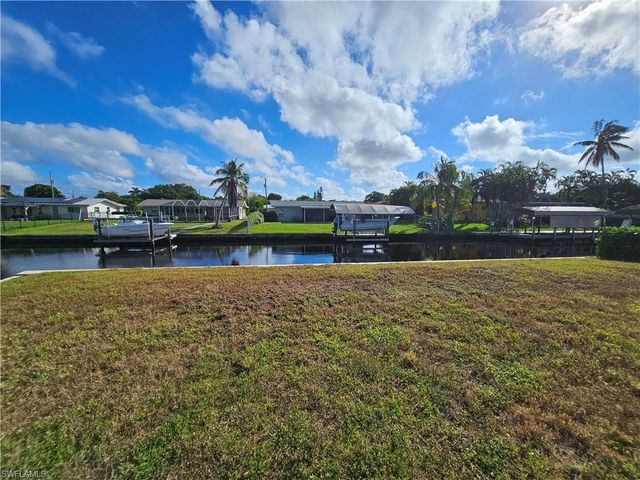 5275 Tiffany CT, Cape Coral, FL 33904