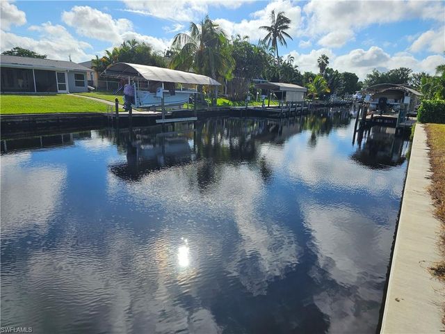 5275 Tiffany CT, Cape Coral, FL 33904