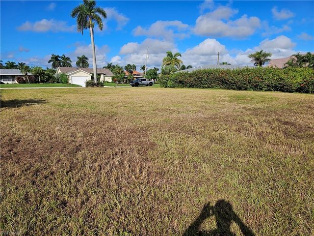 5275 Tiffany CT, Cape Coral, FL 33904