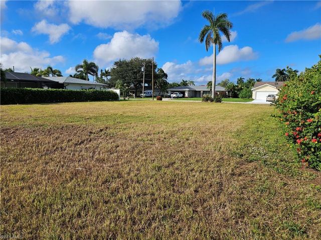 5275 Tiffany CT, Cape Coral, FL 33904