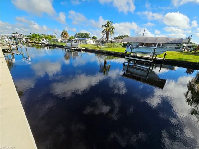 5275 Tiffany CT, Cape Coral, FL 33904