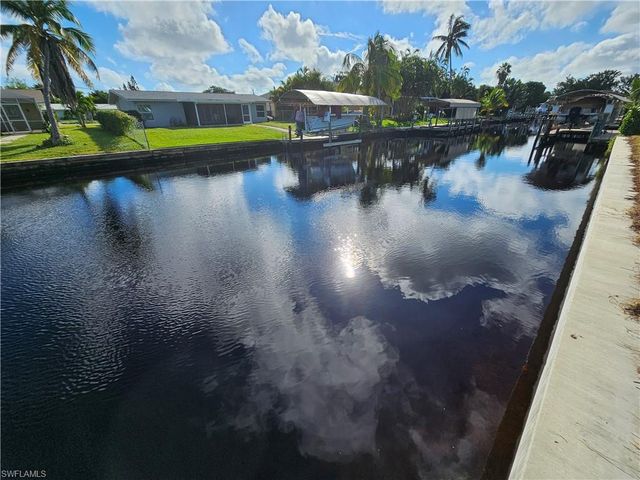 5275 Tiffany CT, Cape Coral, FL 33904