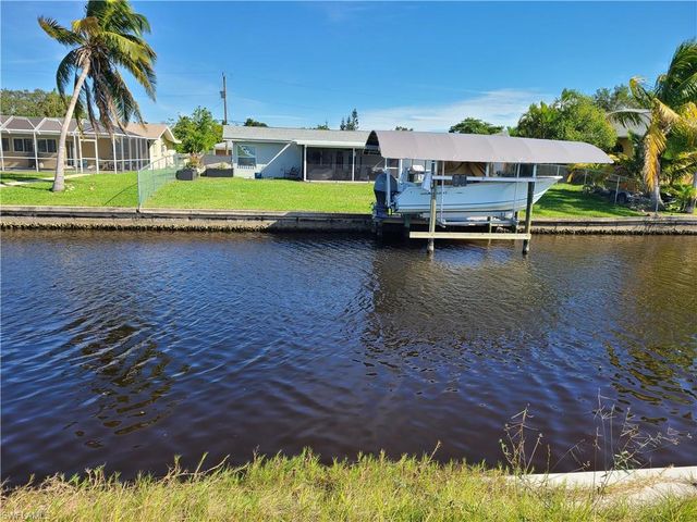 5275 Tiffany CT, Cape Coral, FL 33904