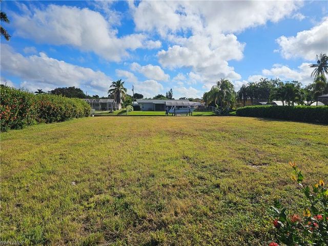 5275 Tiffany CT, Cape Coral, FL 33904