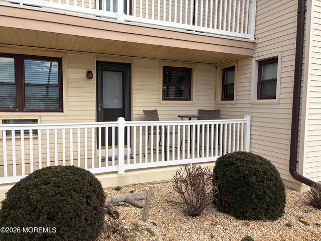 135 Wharfside Drive, Monmouth Beach, NJ 07750