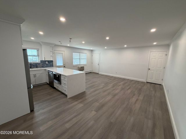 135 Wharfside Drive, Monmouth Beach, NJ 07750