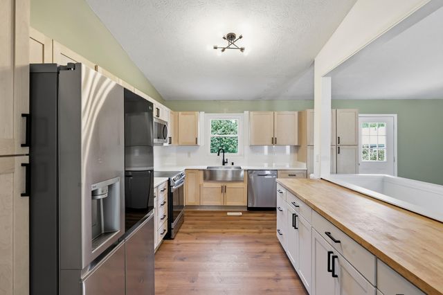 2218 Woodford Drive, Richmond, KY 40475