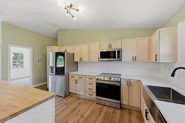 2218 Woodford Drive, Richmond, KY 40475