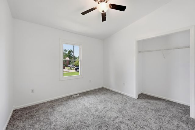 2218 Woodford Drive, Richmond, KY 40475
