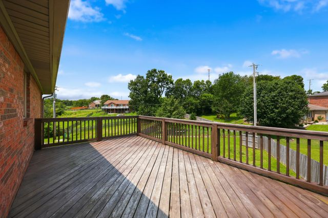 2218 Woodford Drive, Richmond, KY 40475