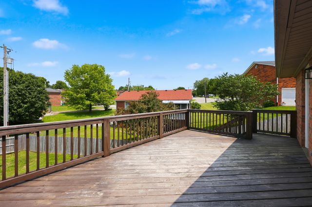 2218 Woodford Drive, Richmond, KY 40475