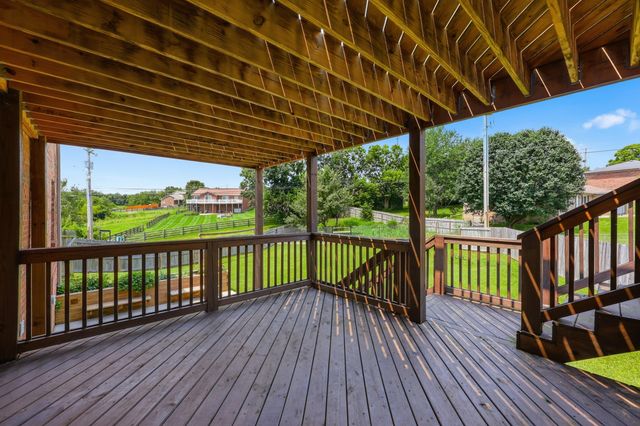 2218 Woodford Drive, Richmond, KY 40475