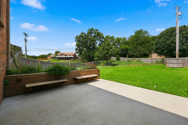 2218 Woodford Drive, Richmond, KY 40475