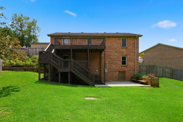 2218 Woodford Drive, Richmond, KY 40475