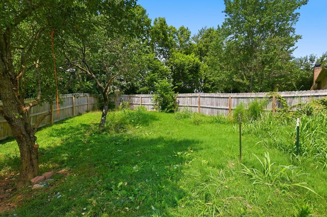 2218 Woodford Drive, Richmond, KY 40475