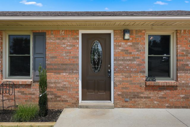 2218 Woodford Drive, Richmond, KY 40475