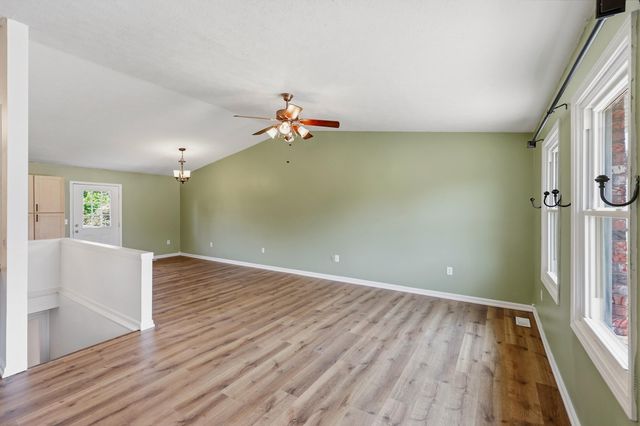 2218 Woodford Drive, Richmond, KY 40475