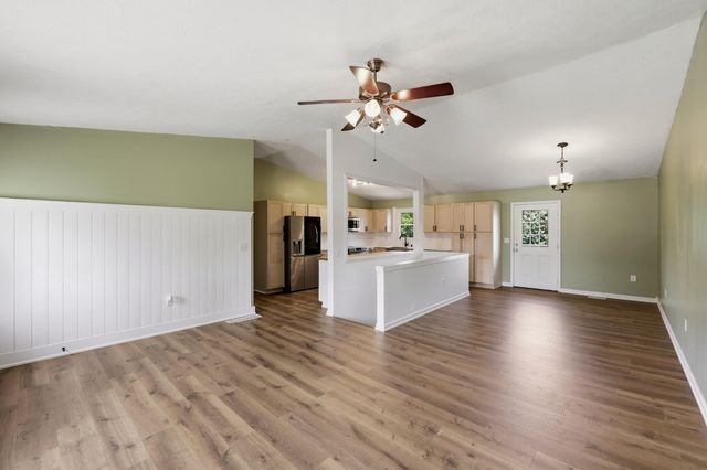 2218 Woodford Drive, Richmond, KY 40475