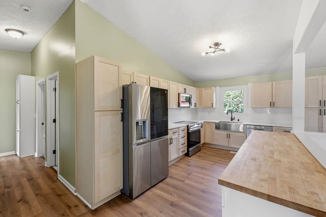 2218 Woodford Drive, Richmond, KY 40475